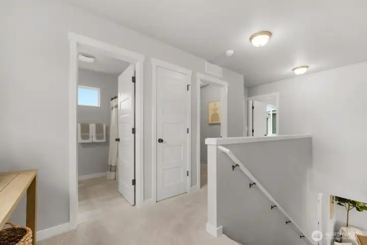Photographs are for illustrative purposes only. Features, finishes, interior/exterior colors, landscaping and floorplan shown may vary from actual homes built