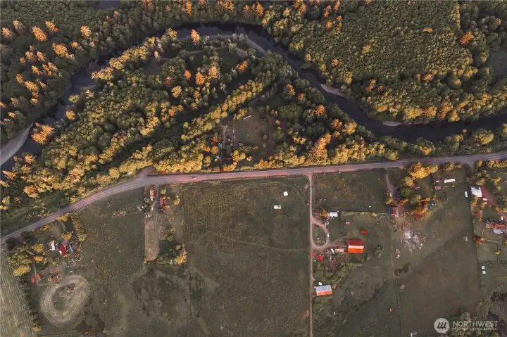 Aerial of property showing proximity to the Humptulips River