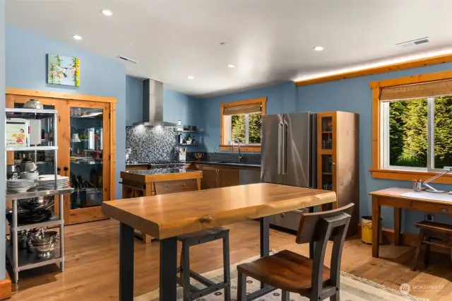 Light filled kitchen/dining.