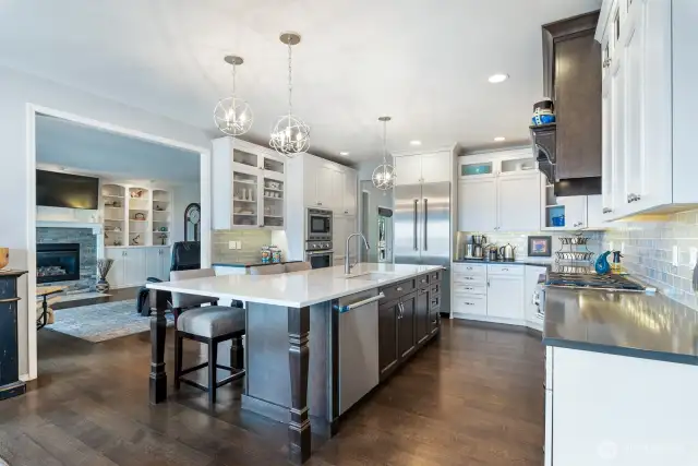 A place for everything - sleek, space-saving, and elegantly designed! WOW. This is a Dream Kitchen.