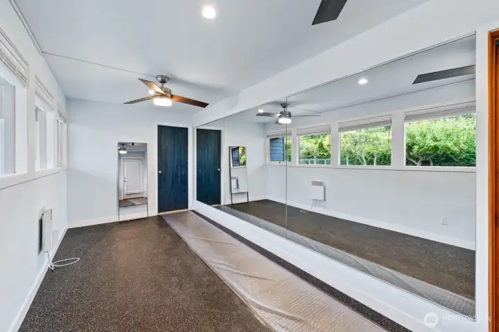 Mini gym area