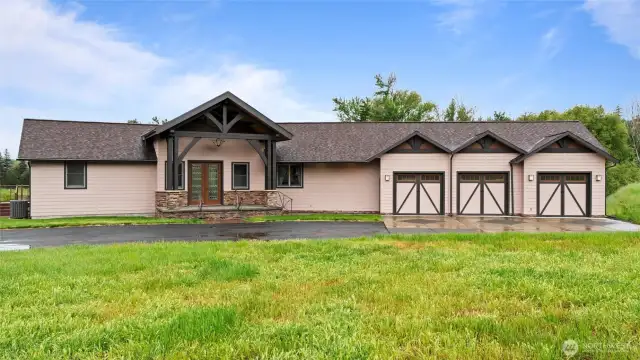 Stunning Home on 4acres