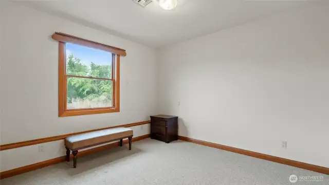 additional en-suite bedroom on lower level