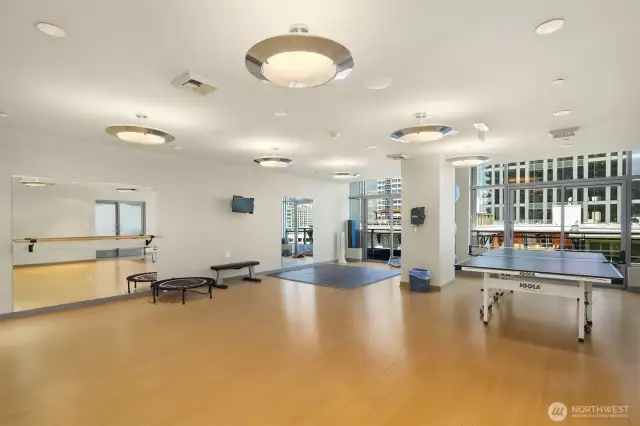 Lots of space to practice yoga or sharpen your table tennis game