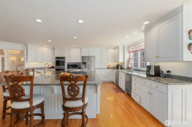 Lots of cabinet and counter space