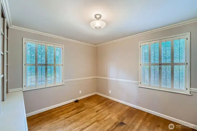 Den/bonus room