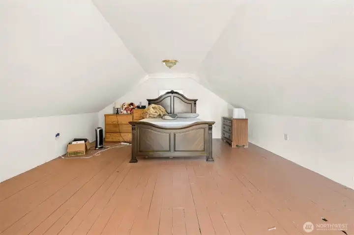 Upstairs Primary Bedroom