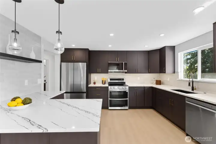 Entertainment sized kitchen