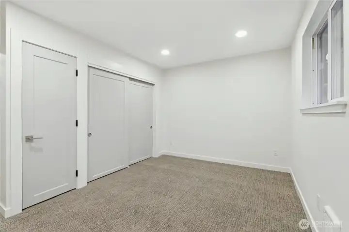 Upper 4th bedroom