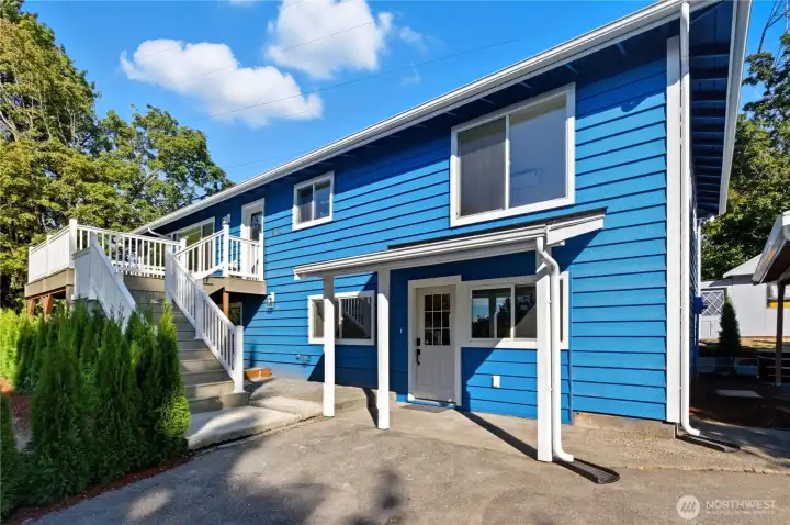 Lower entrance with No stairs for easy access