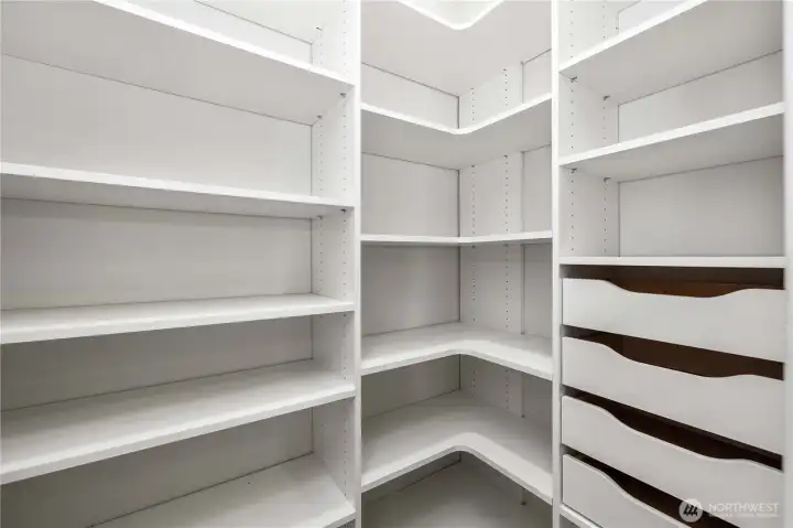 Walk-in Pantry