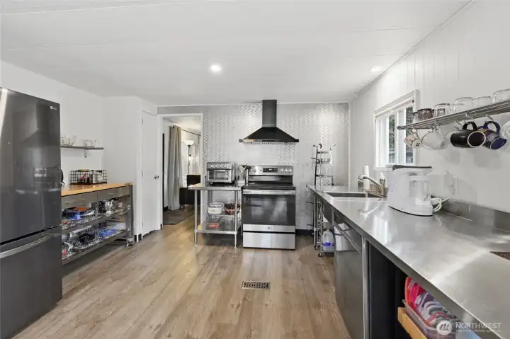 Cant you visualize cooking for the group here?