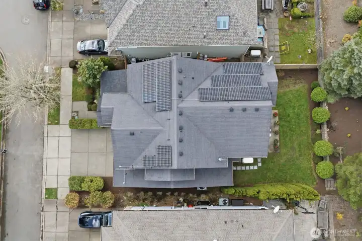 Energy efficient Solar Panels, Generator, EV outlet in garage and new water heater