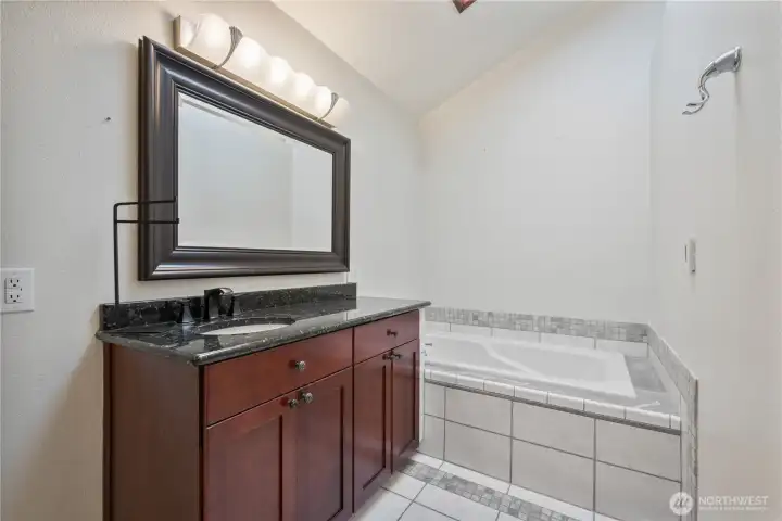 Primary Soaking Tub Primary Soaking Tub