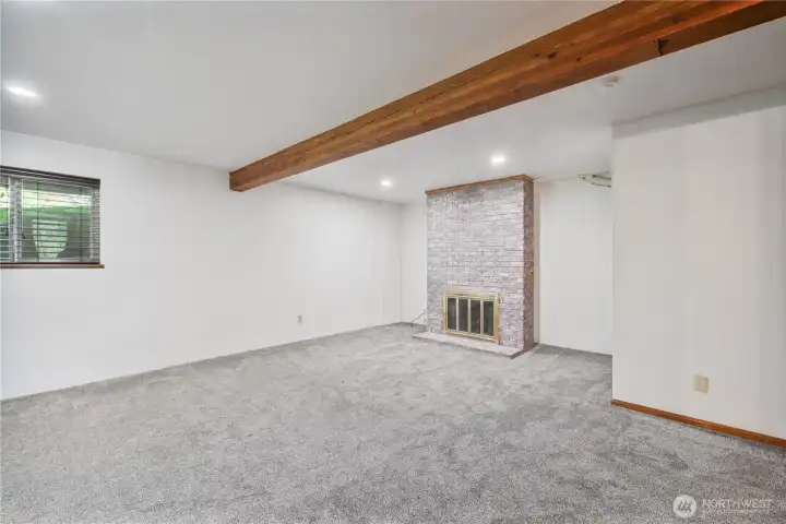 Spacious Family Room Spacious Family Room