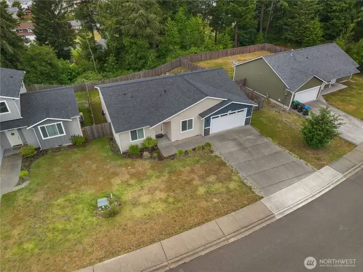 Welcome to the nearly new single-level living, driveway parking, and a private backyard in Trotter Downs.