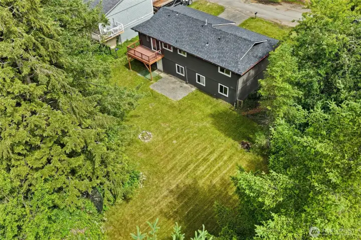 Large, flat, fully fenced lot - endless possibilities! Large, flat, fully fenced lot - endless possibilities!