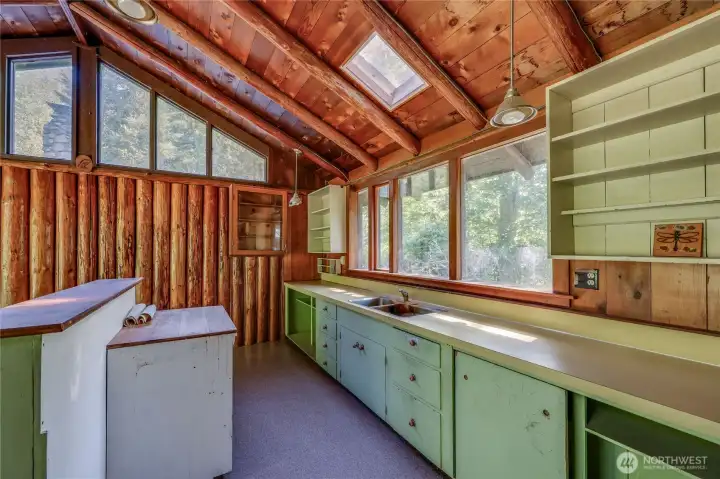Kitchen, ready for your updates