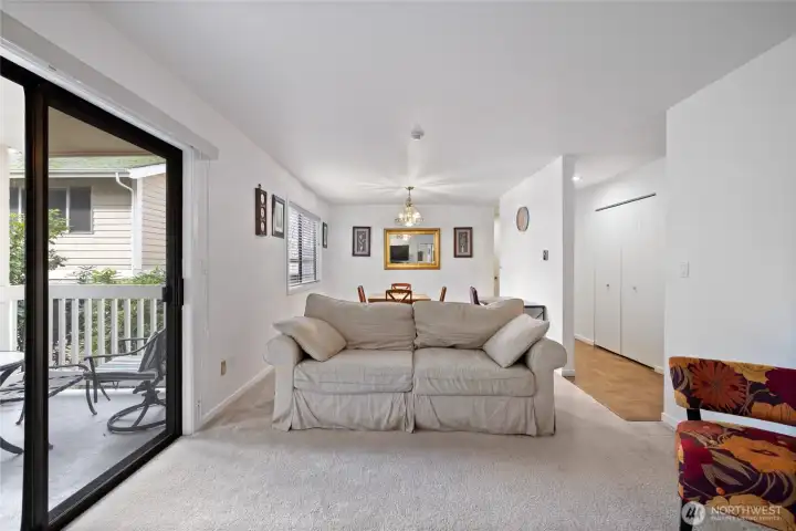 Welcome to this spacious and inviting living room. Welcome to this spacious and inviting living room.