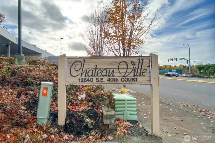Welcome to the desirable Chateau Ville community in the heart of Factoria. Welcome to the desirable Chateau Ville community in the heart of Factoria.