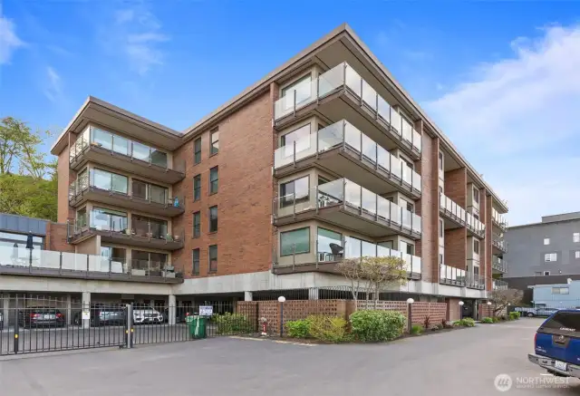 Welcome to 1727 Harbor Ave SW! Harbor Park Condominiums sits almost right across the street from Salty's on Alki and is just a short stroll to the Elliott Bay Water Taxi providing one of the best locations in West Seattle!
