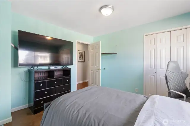 2nd bedroom
