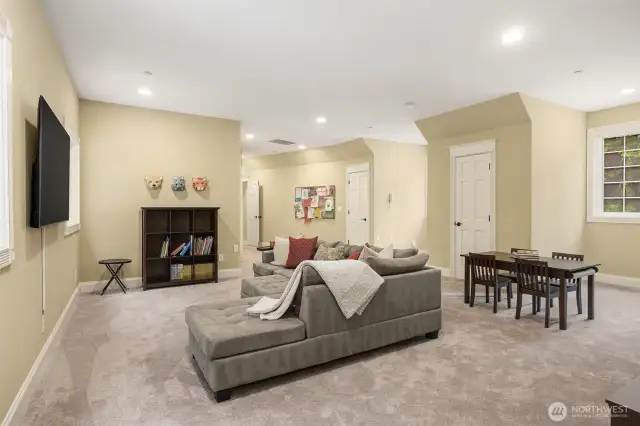 Flex Room