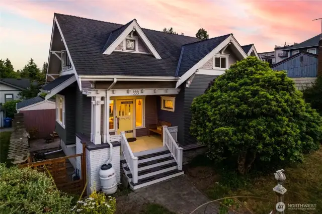 Welcome home! This stunning Phinney Ridge  Craftsman offers all of the  warmth, charm and character you crave, with the modern updates you've come to expect. An extensive list of the upgrades is available for review. Just a 1/2 block from Greenwood Ave, and minutes from Green Lake, with multiple commuting and shopping options, in addition to a central location in the exceptional Phinney Ridge Community. The generous 6100sf lot offers gardening and entertaining space.
