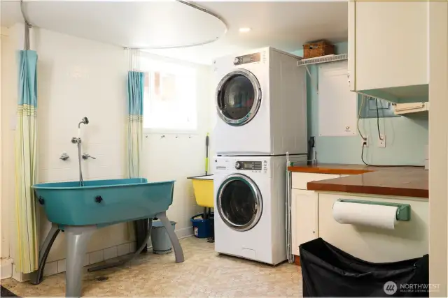 Easily unbolted and stored, this is the dog-washing basin. It's currently in storage, and will be left for the new lucky owners and their furry friends!