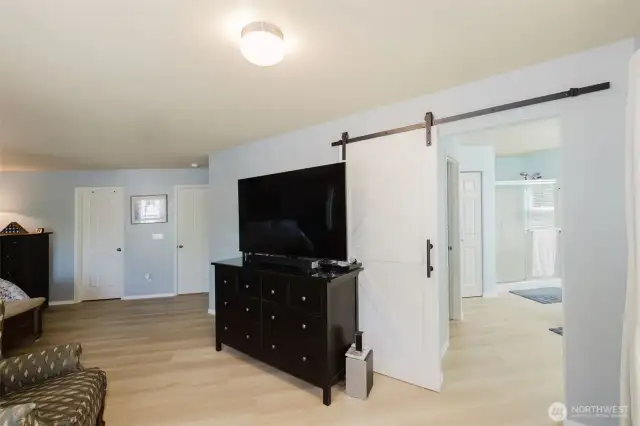 Everyone loves barn doors