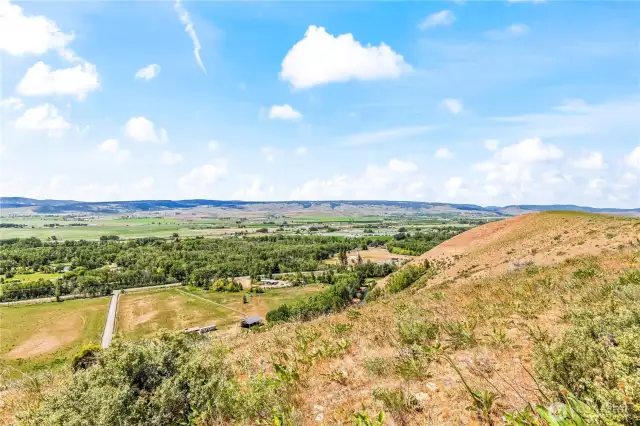 Welcome to Lot 19 of Sundance Lane in sunny Ellensburg, Washington.