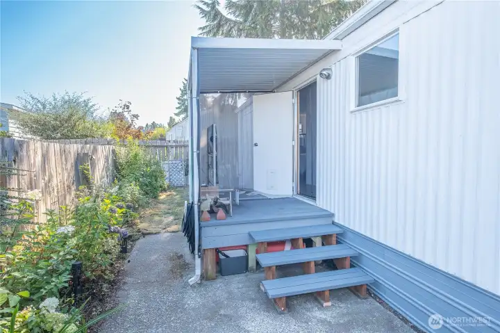 Covered entry way