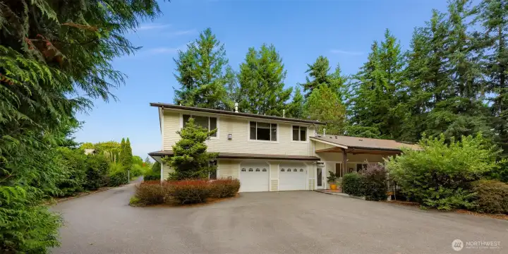 Driveway Entrance on the West side