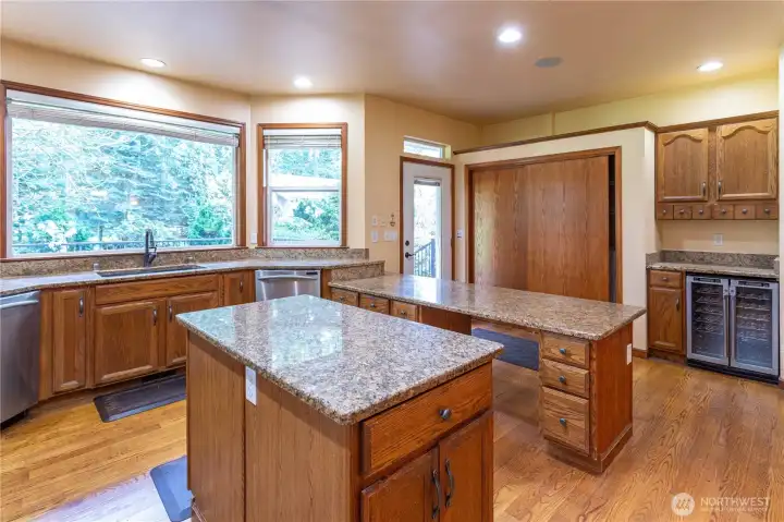 2 dishwashers and double wine chiller