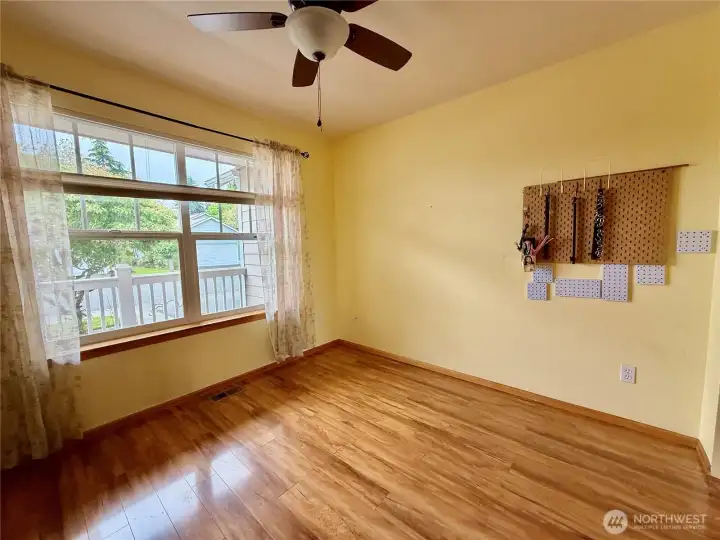 2nd bedroom