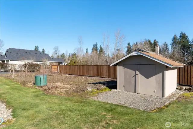 Garden Shed w/ Lawn Care equipment