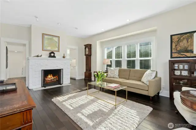 Beautiful oak floors and traditional beauty.