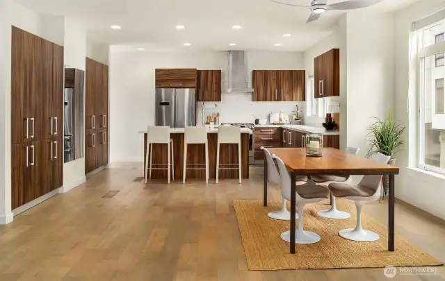 Spacious & sunny!