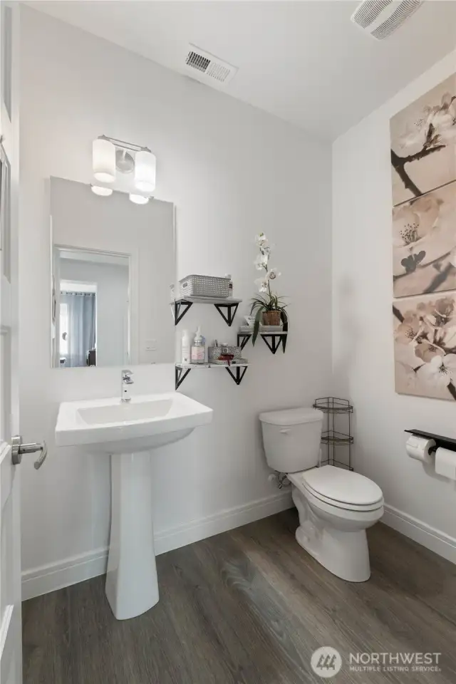 ~Downstairs 1/2 Bathroom~