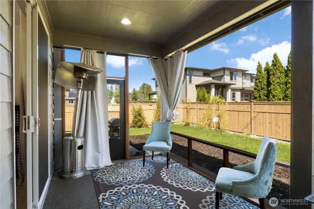 ~Fully Enclosed Back Patio~