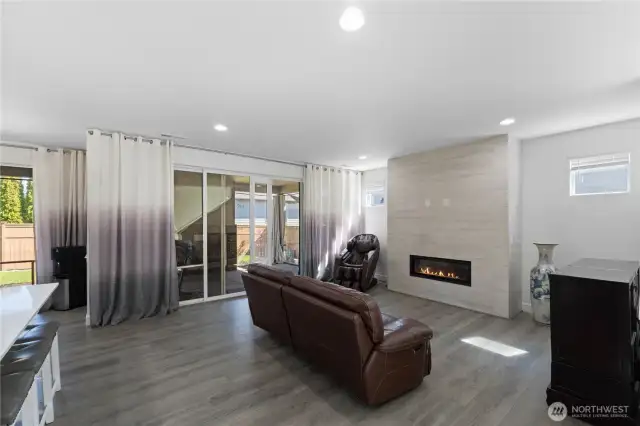 ~Living Room with Gas Fireplace~