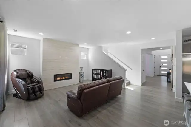 ~Living Room with Gas Fireplace~