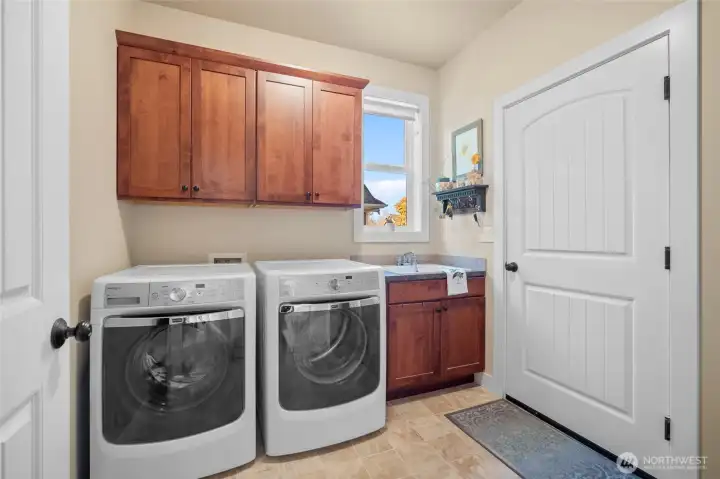 Utility room with a sink.