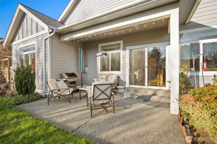Backyard patio area.