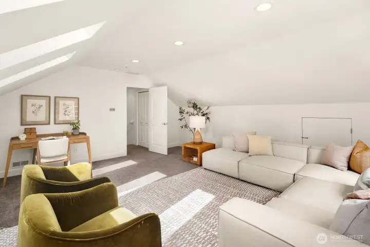 Bonus room above garage has attached full bathroom