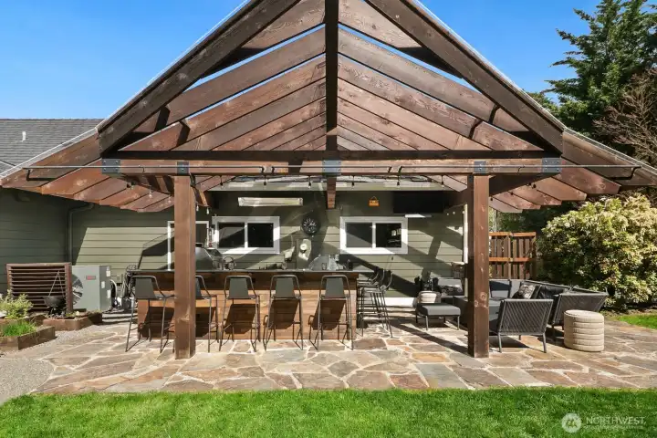 Dreamy outdoor kitchen