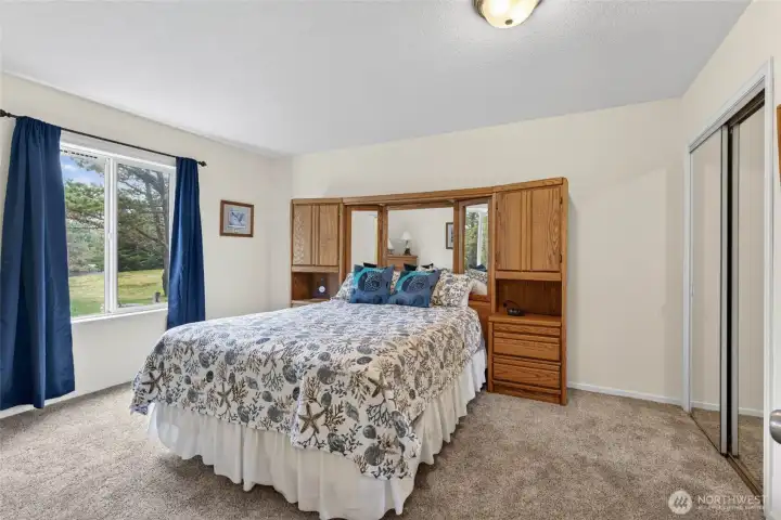 3rd bedroom lower floor