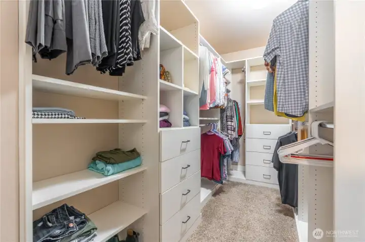 Primary Oversized Walk-In