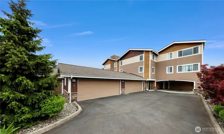 Very spacious 2 car attached garage. Very spacious 2 car attached garage.