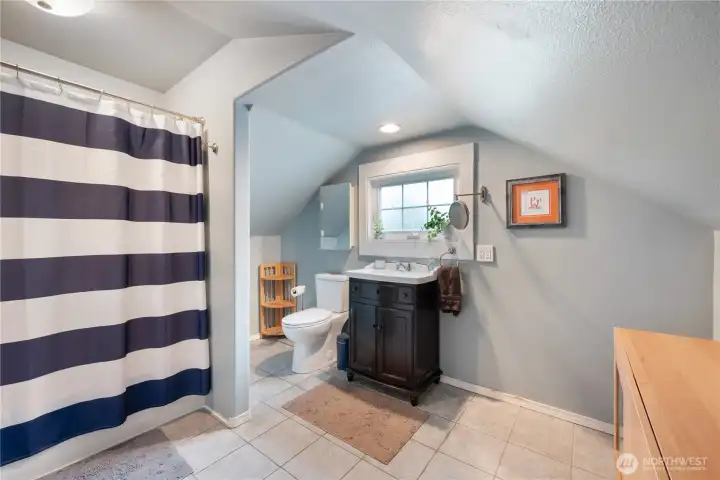 Upstairs bathroom off of bedroom not featured